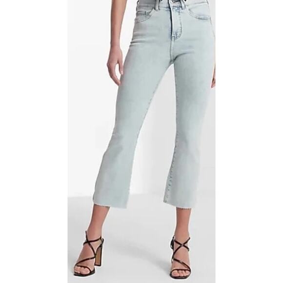 Express High Rise Cropped Flare Raw Hem Light Wash Jeans Blue 4 - Picture 1 of 11